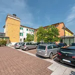 Malaspina Hotel Castel d'Azzano