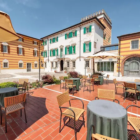 玛拉斯皮娜别墅酒店 4*