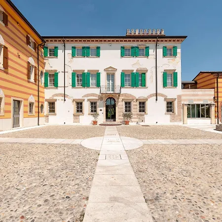 Hotel Malaspina Castel d'Azzano