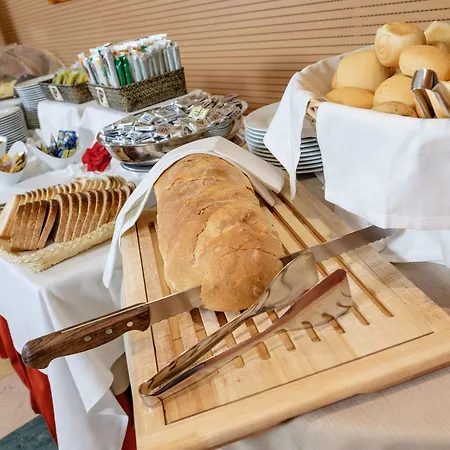 Hotel Malaspina Castel d'Azzano