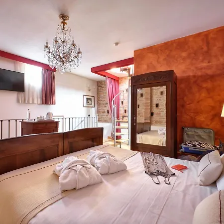 Hotel Malaspina Castel d'Azzano