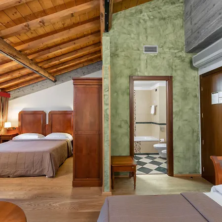 玛拉斯皮娜别墅酒店