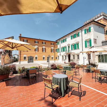 玛拉斯皮娜别墅酒店 酒店 4*