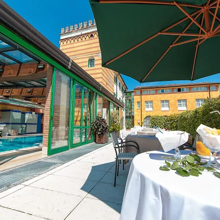 玛拉斯皮娜别墅酒店 4* 卡斯泰尔达扎诺