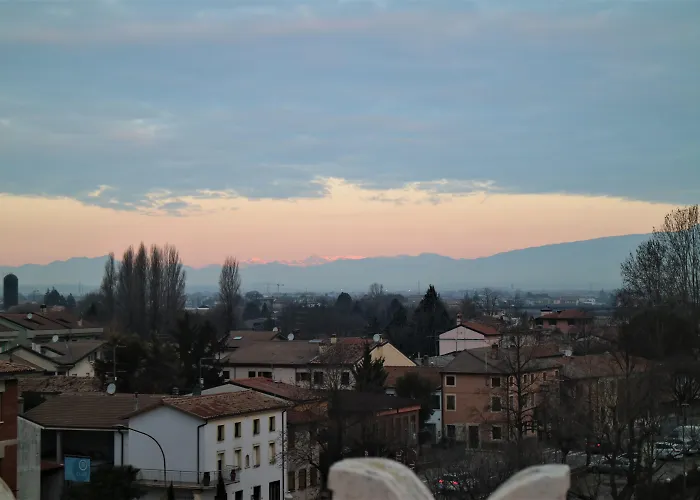 Malaspina Castel d'Azzano