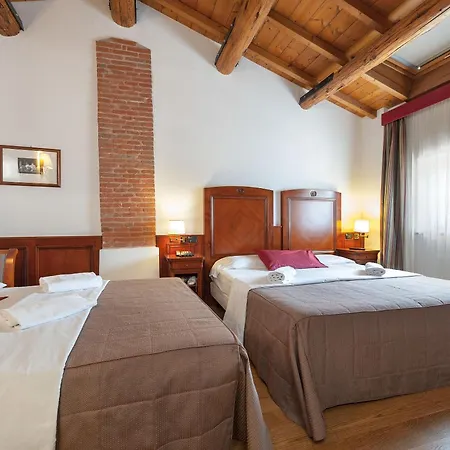 Hotel Malaspina Castel d'Azzano