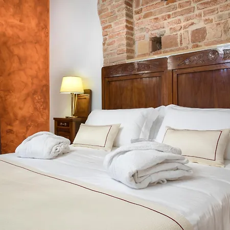 Malaspina Hotel Castel d'Azzano