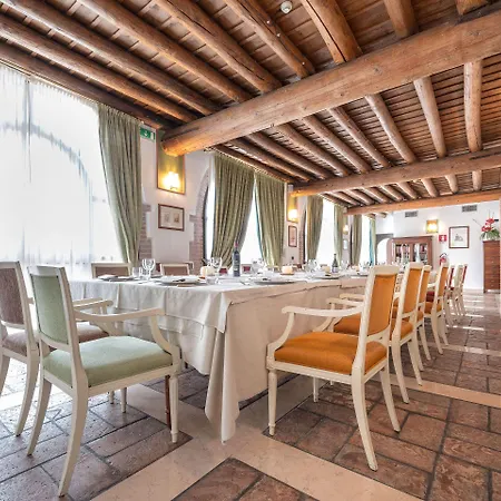 Malaspina Castel d'Azzano