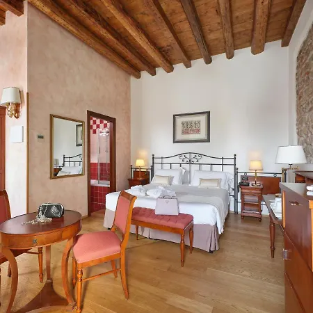 Malaspina Hotel Castel d'Azzano