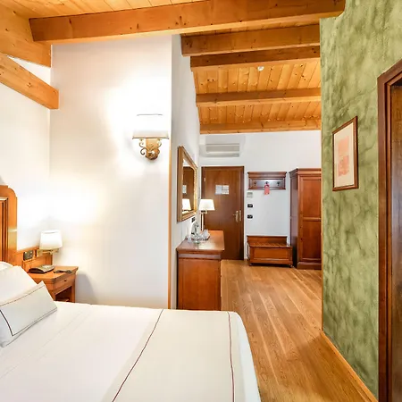 Malaspina Castel d'Azzano