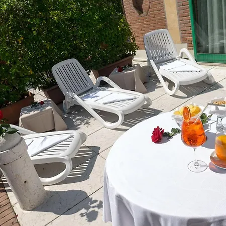 Hotel Malaspina Castel d'Azzano