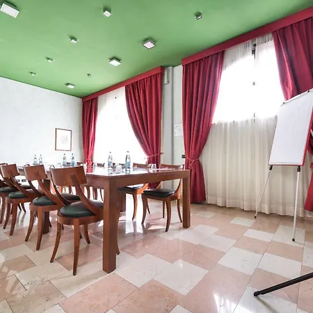 ホテル Malaspina 4*