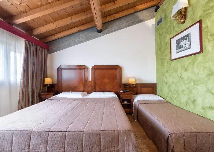Malaspina Hotel Castel d'Azzano