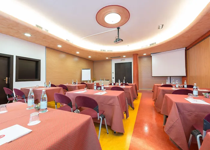 Malaspina Hotel Castel d'Azzano