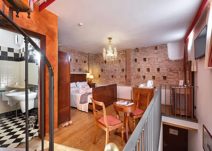 Hotel Malaspina Castel d'Azzano