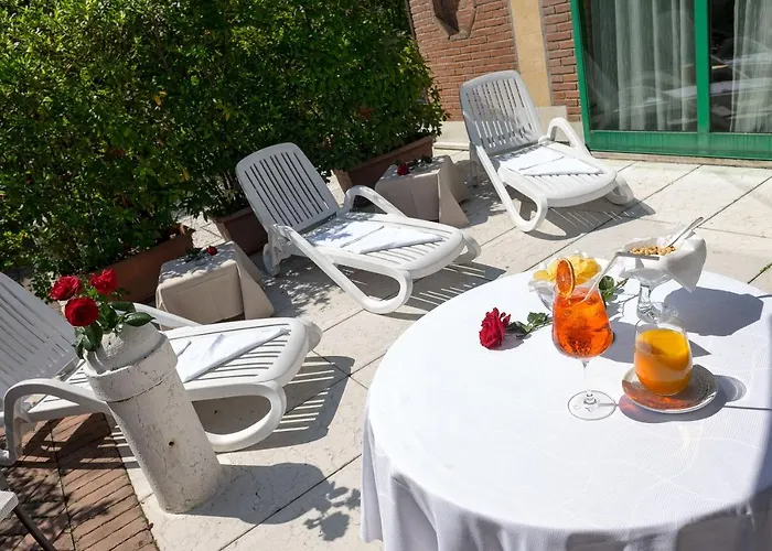 Hotel Malaspina Castel d'Azzano